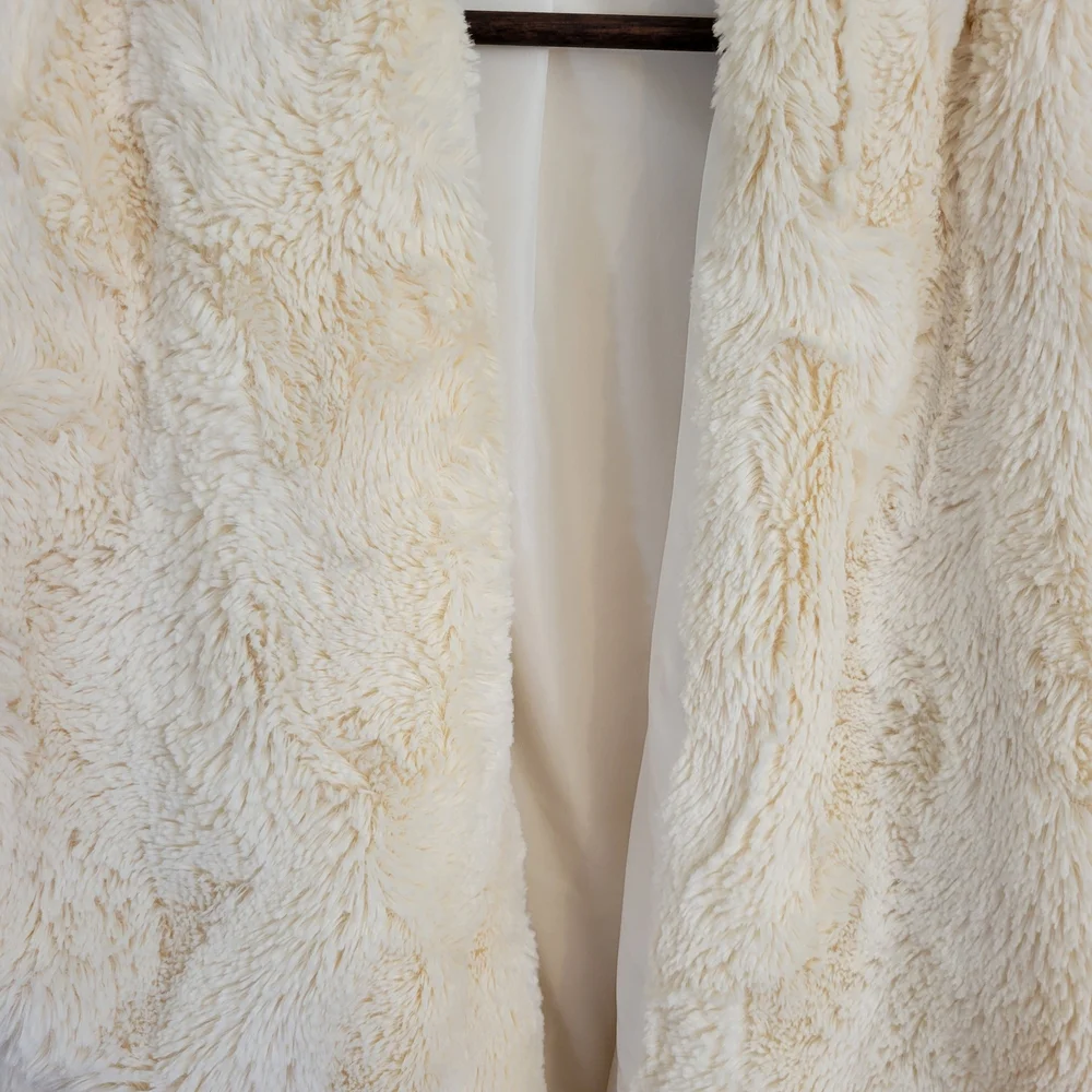 Jack by BB Dakota Women's Cream Faux Fur Coat
